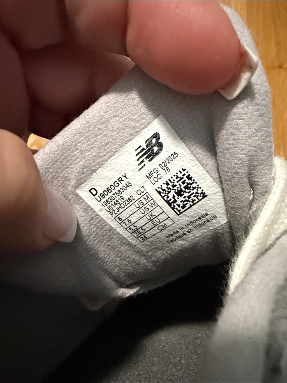 New Balance 9060 - Picture 3 of 5